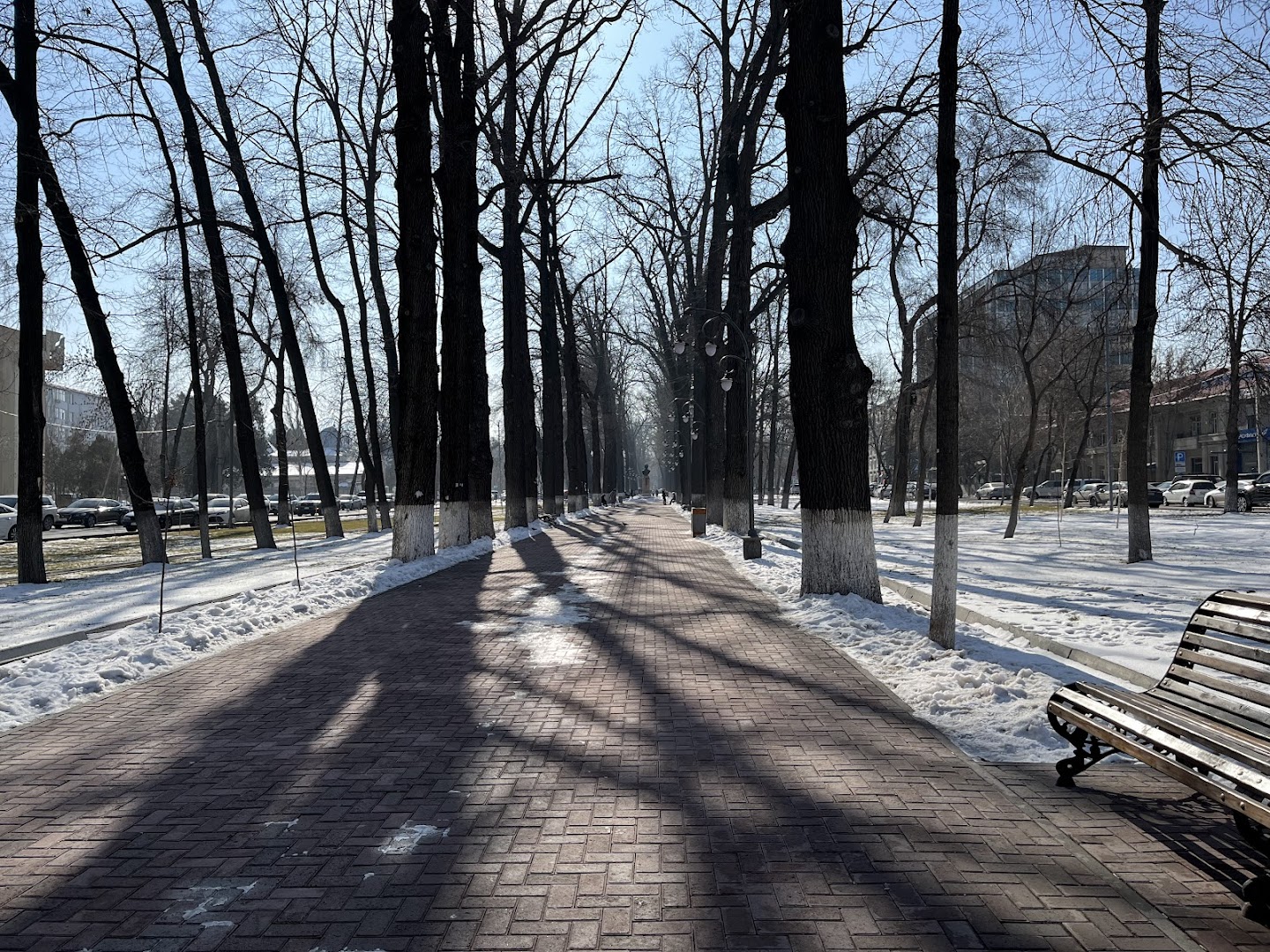 Erkindik Boulevard