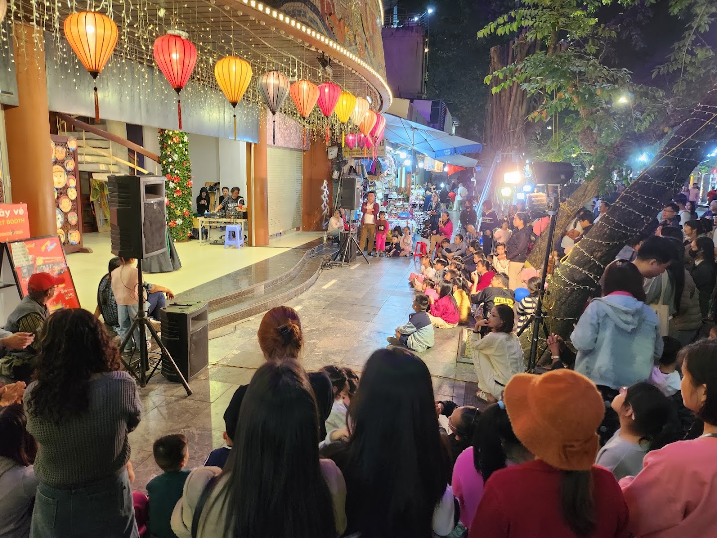 Weekend Walking Street
