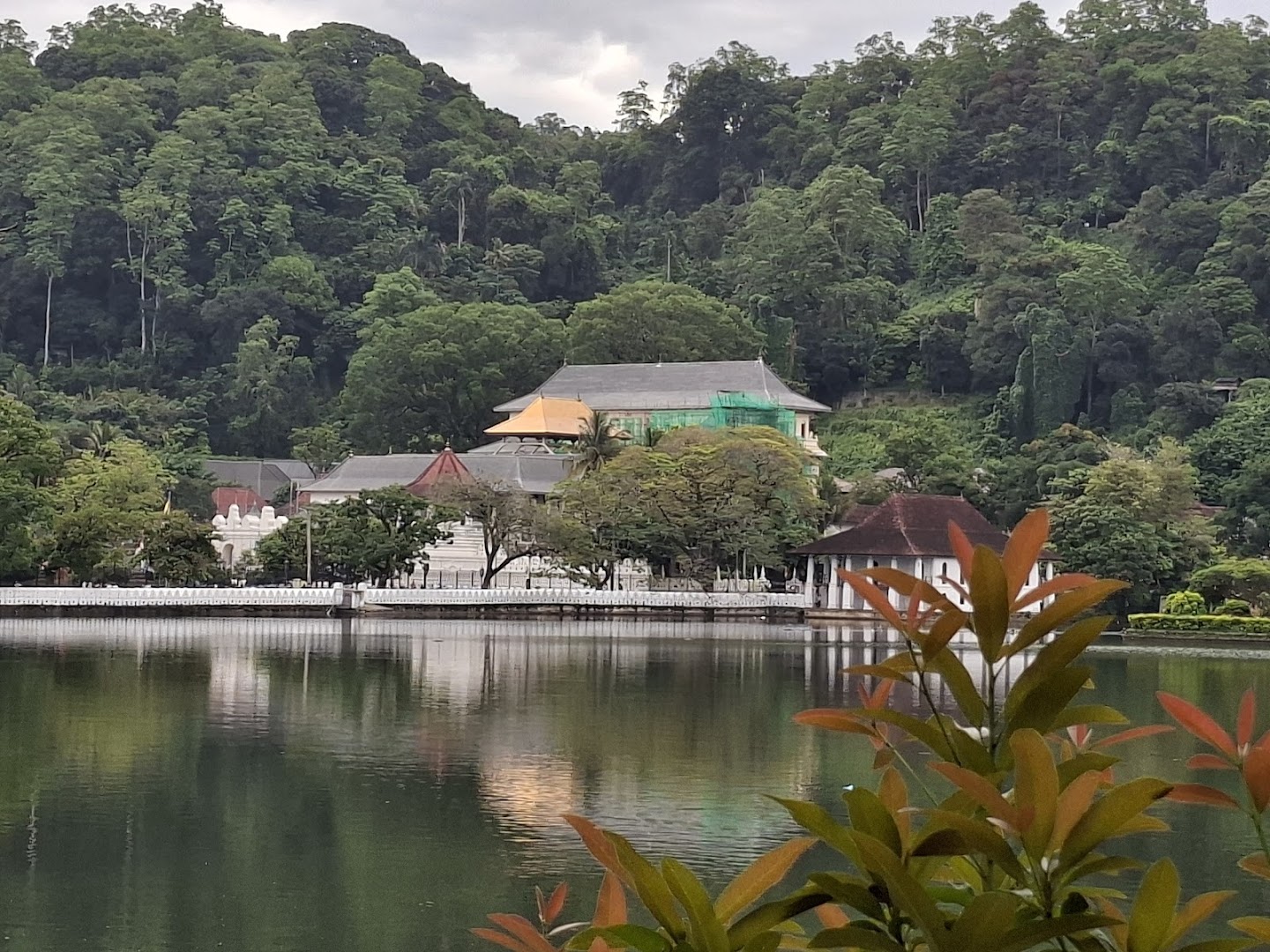 Kandy Lake Round