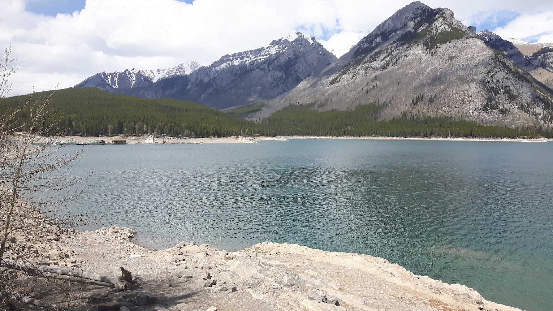 Lake Minnewanka Scenic Drive
