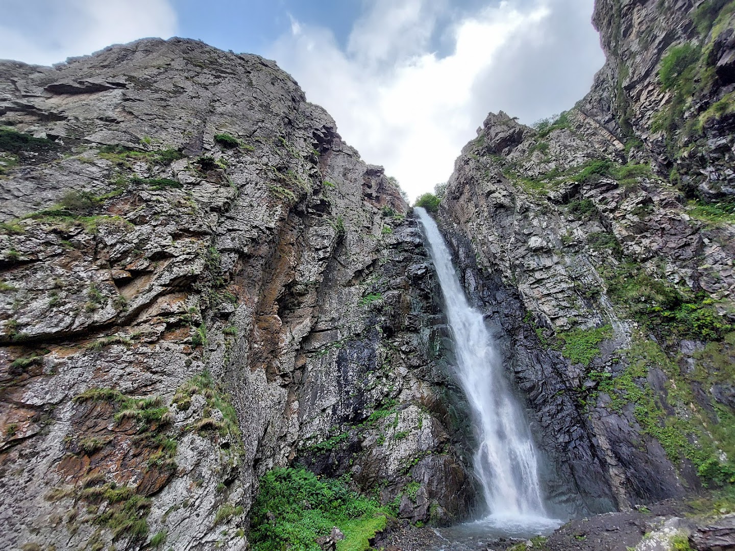 Gveleti Big Waterfall