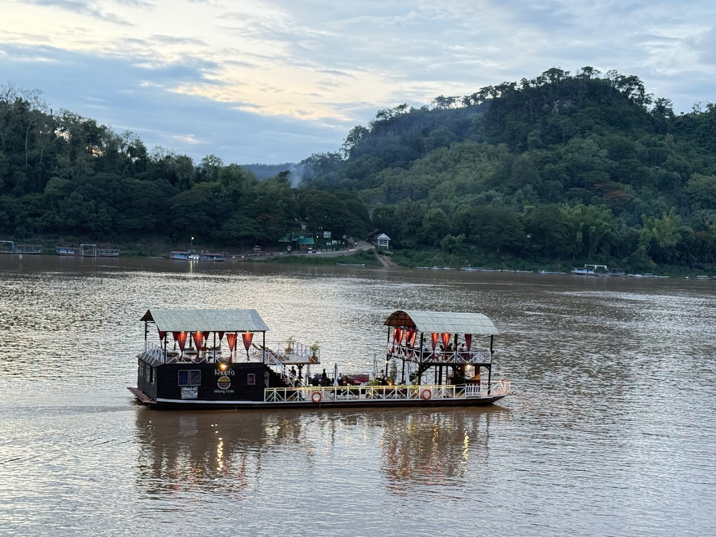 Boat Ticket Office to Pak Ou Cave