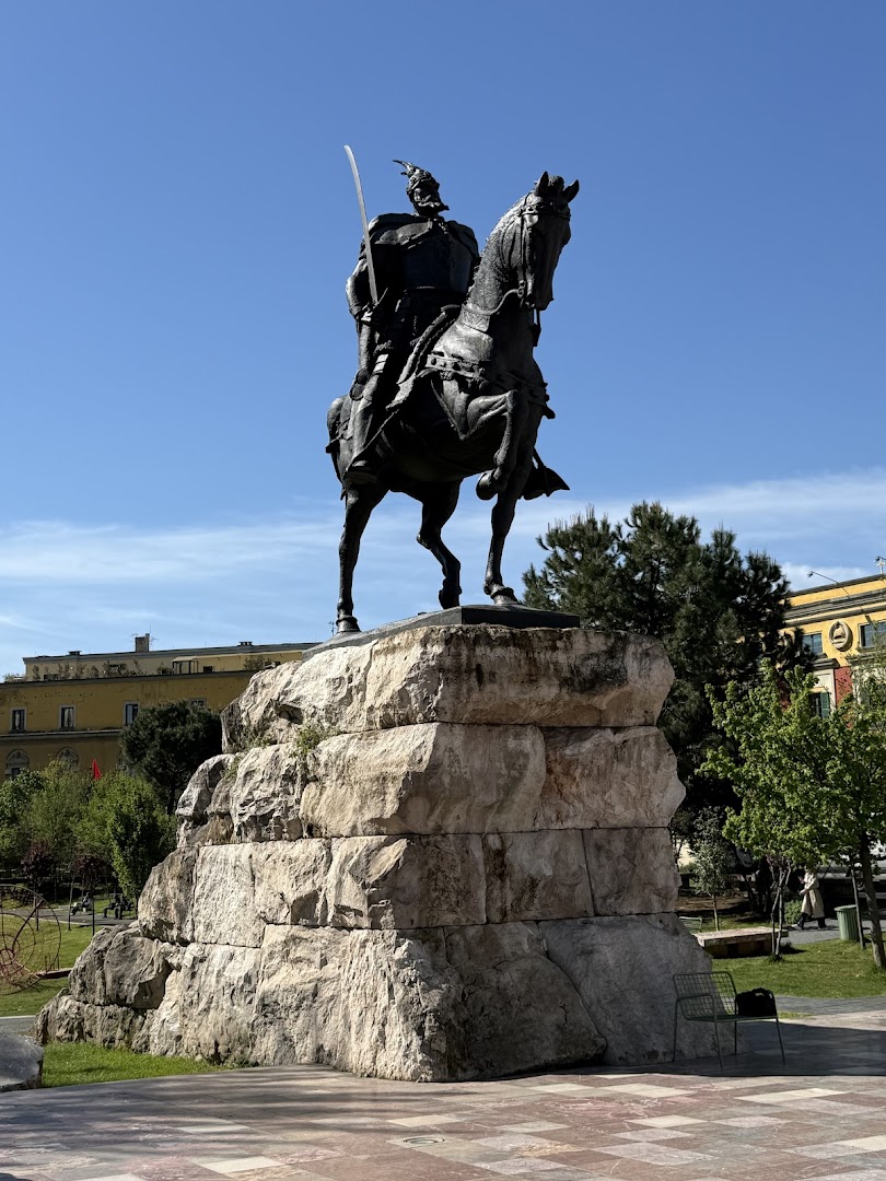 Equestrian statue of Skanderbeg