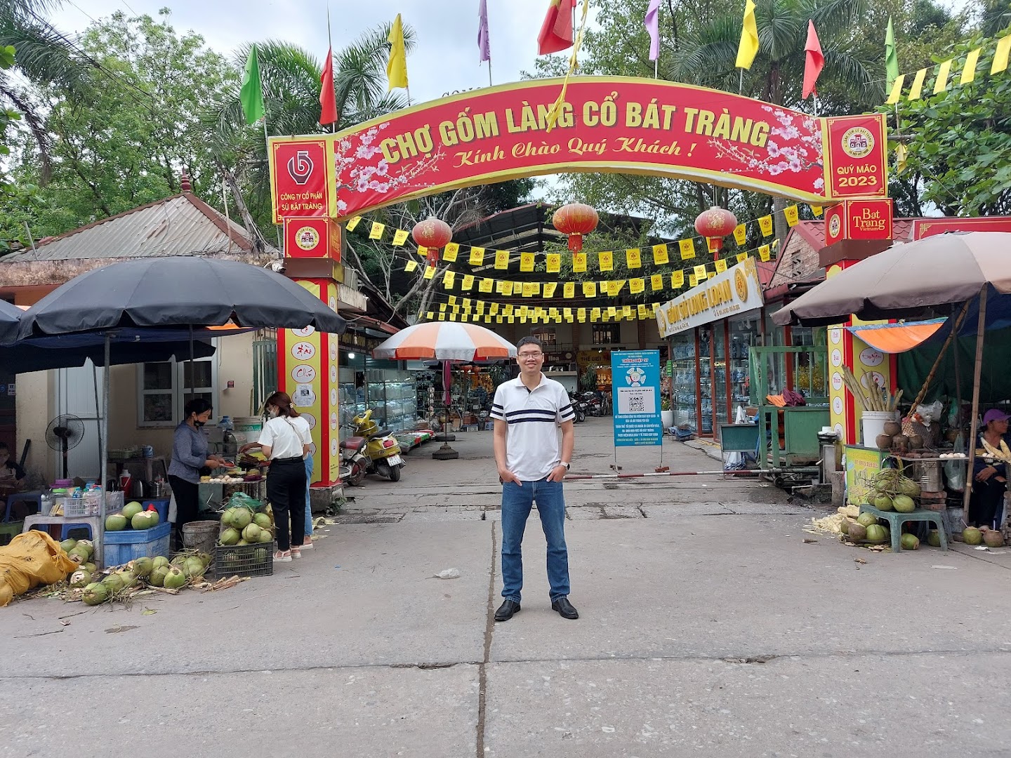 Bát Tràng Ceramic Village