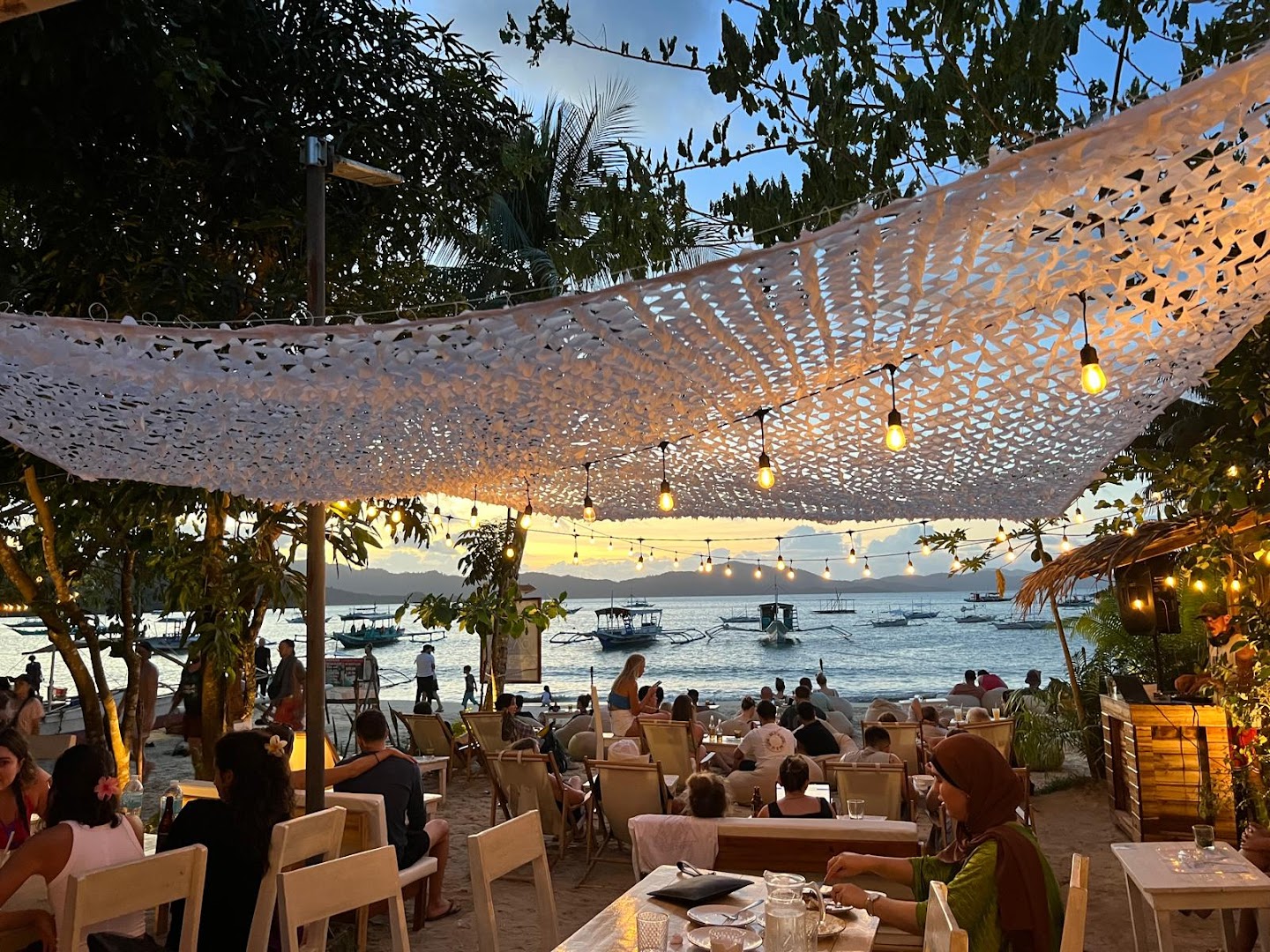 Oastic Beach Sunset & Resto - Port Barton