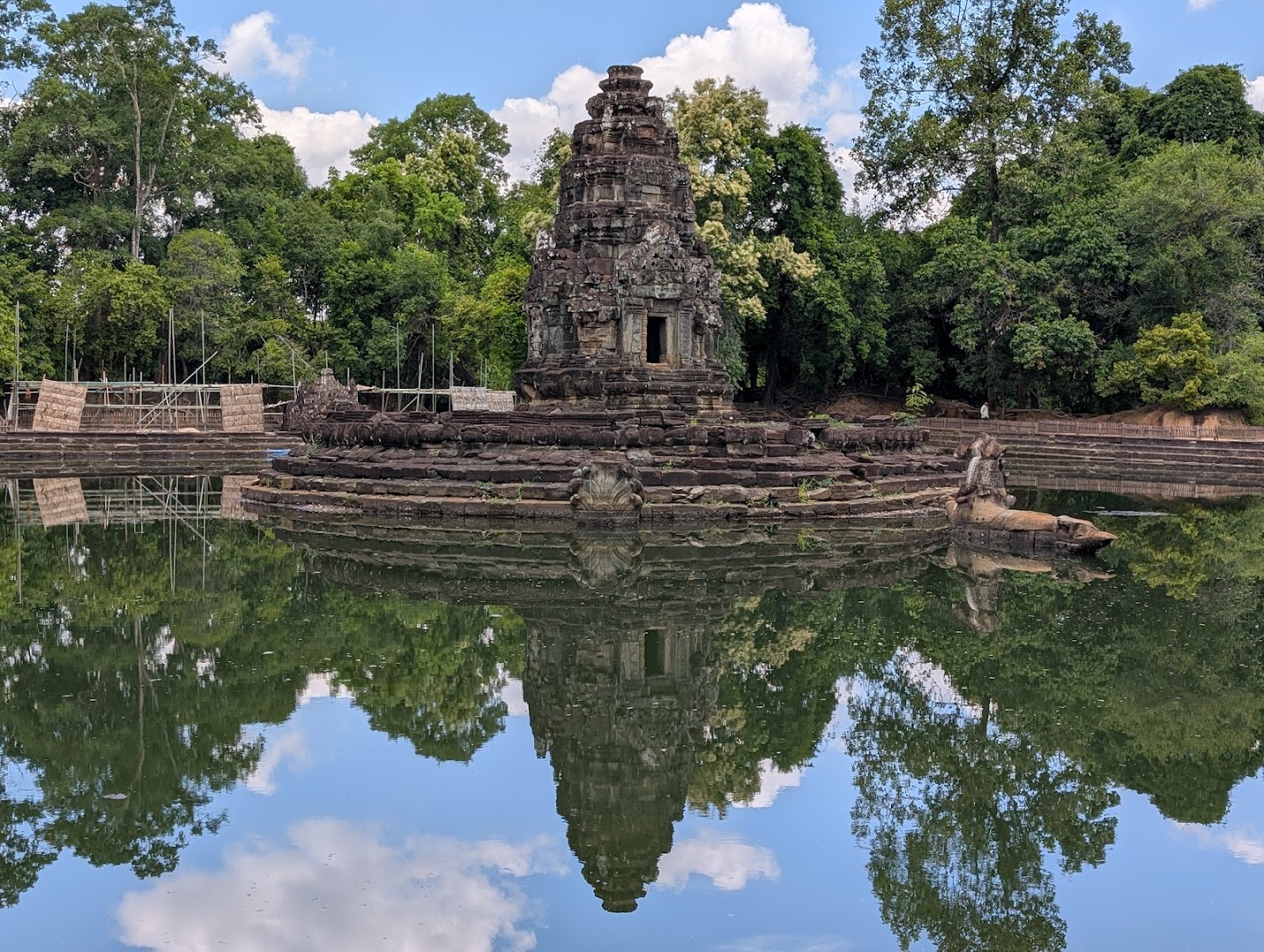 Neak Poan Temple
