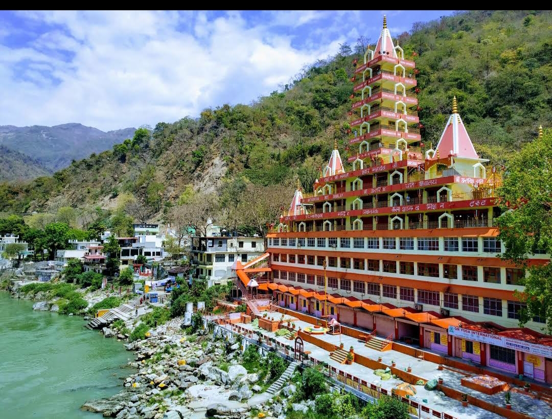 Trayambakeshwar Temple, Rishikesh