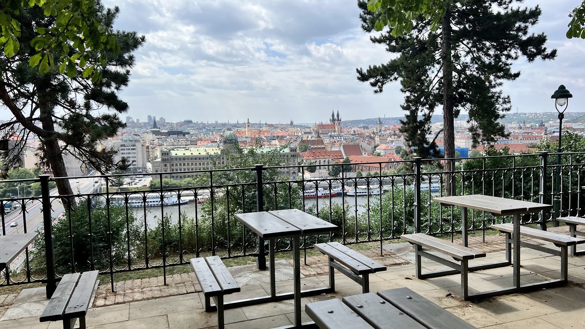 Zahrádky Letná Beer Garden