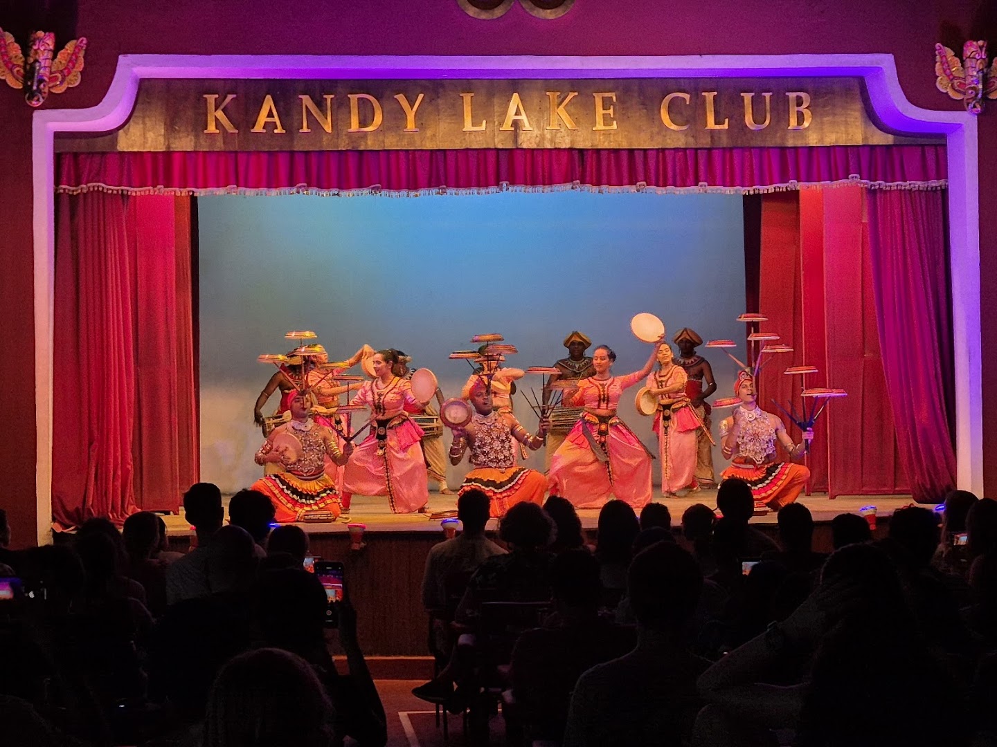Kandy Lake Club - Cultural Dance Show