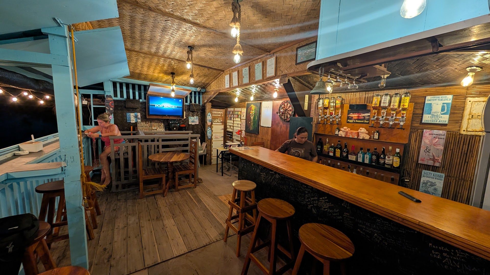 Piggy’s sunset bar