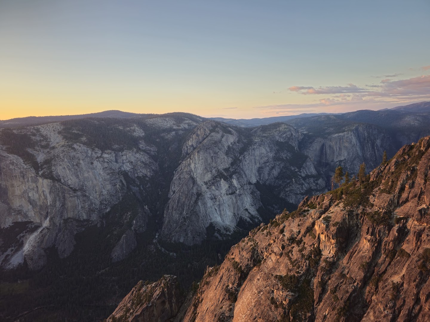 Sentinel Dome and Taft Point Trailhead