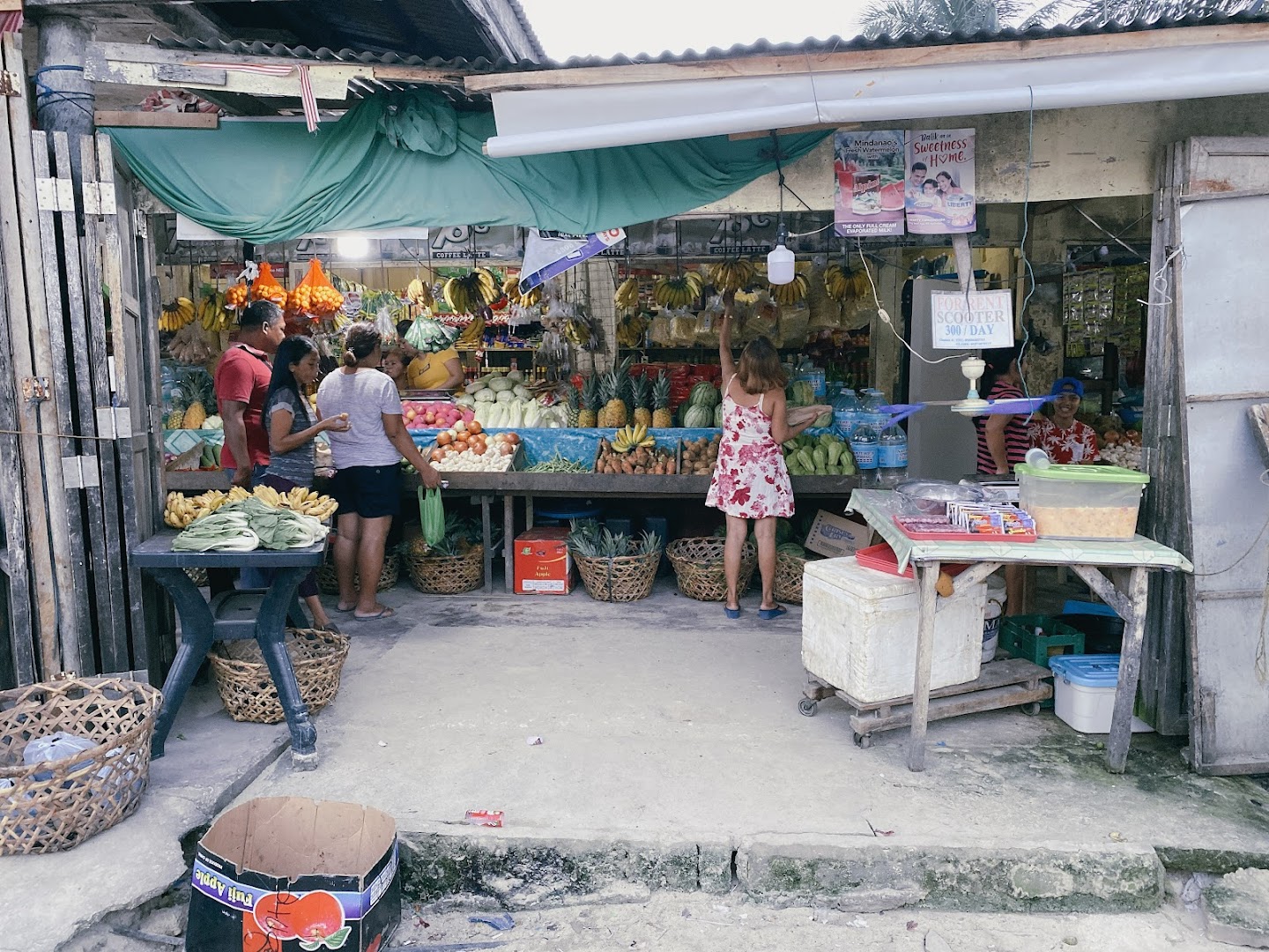 General Luna Local Market